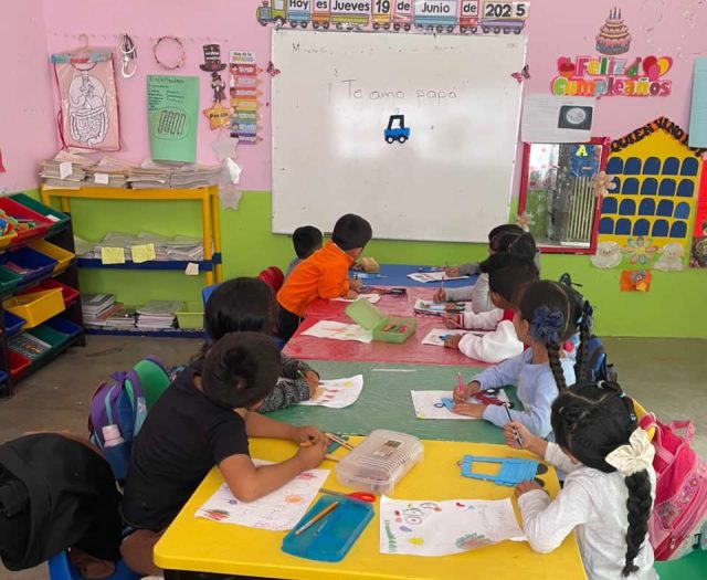 https://difcelaya.gob.mx/wp-content/uploads/2025/06/Educativa-6-640x525.jpeg