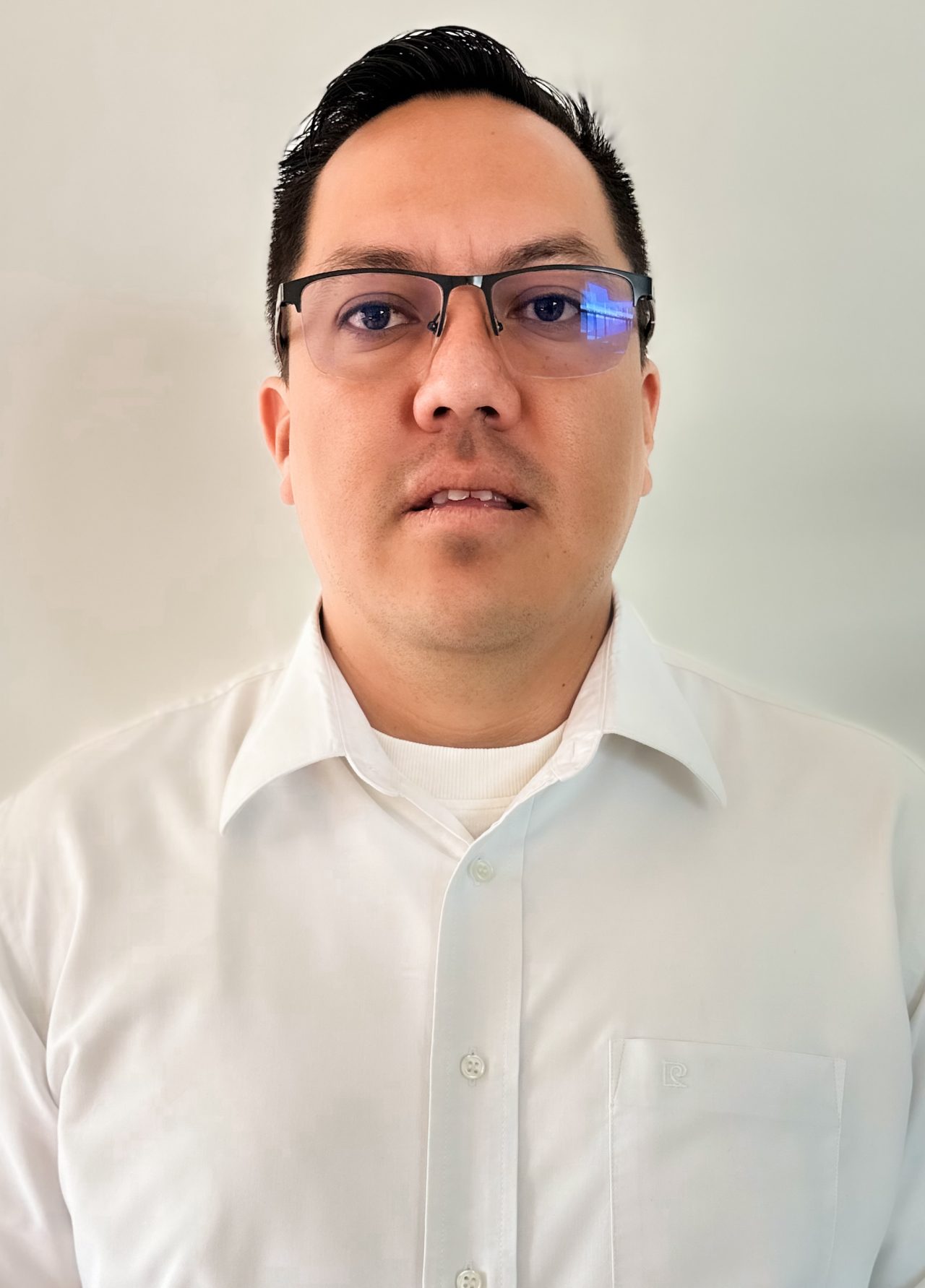https://difcelaya.gob.mx/wp-content/uploads/2025/06/Valtierra-Camarena-Hugo-Carlos-1280x1783.jpeg